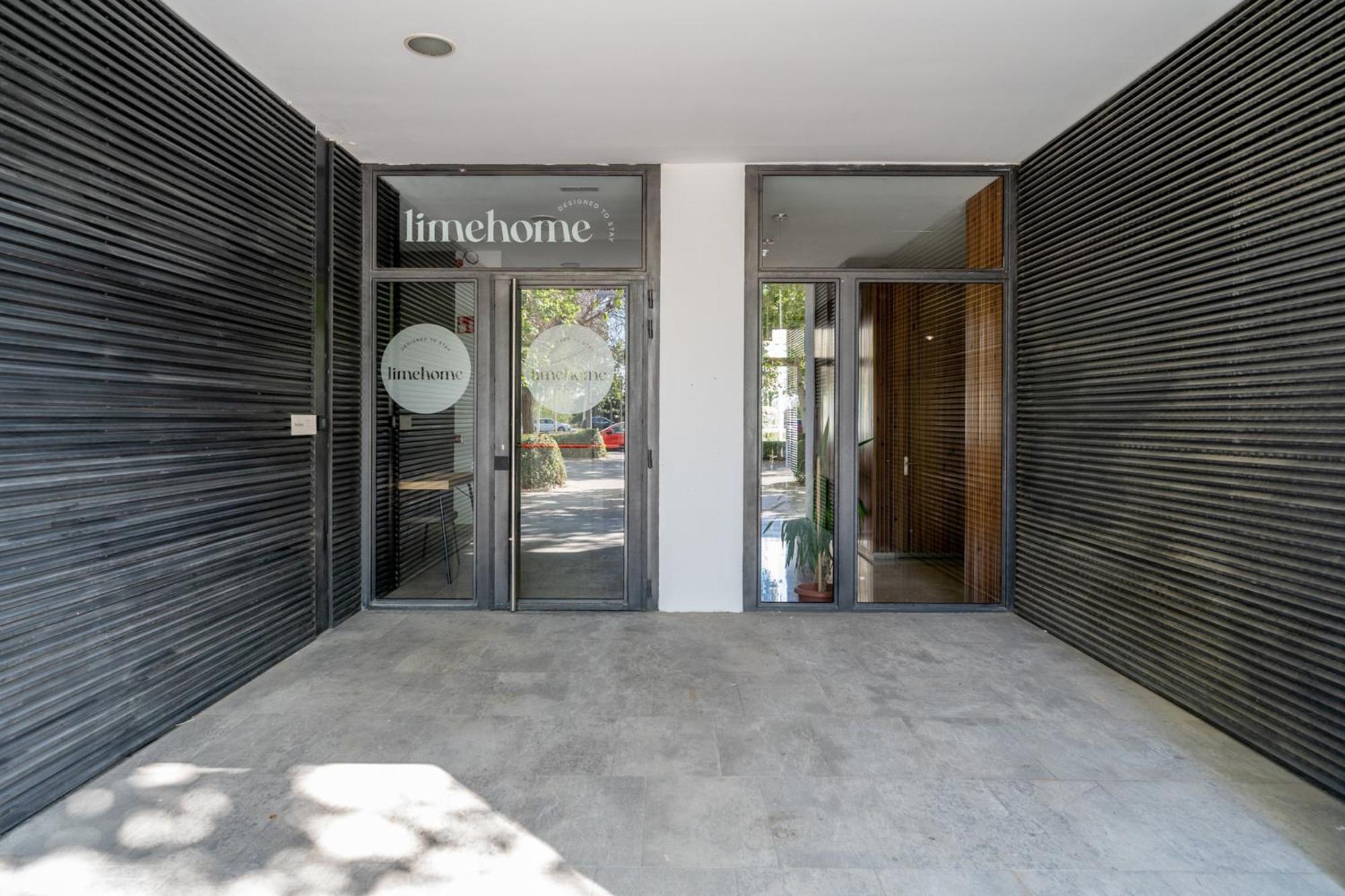 Limehome Valencia Carrer D'Antonio Ferrandis Exterior photo