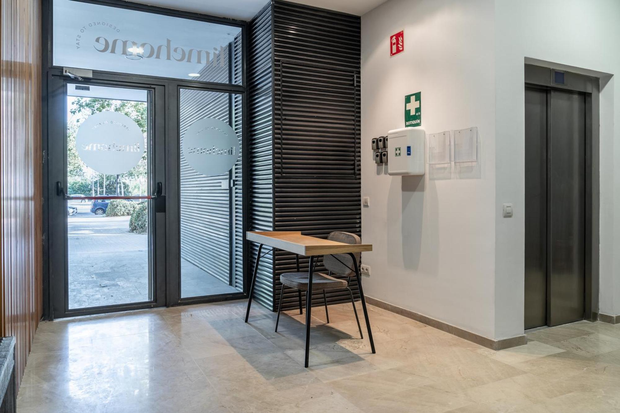 Limehome Valencia Carrer D'Antonio Ferrandis Exterior photo