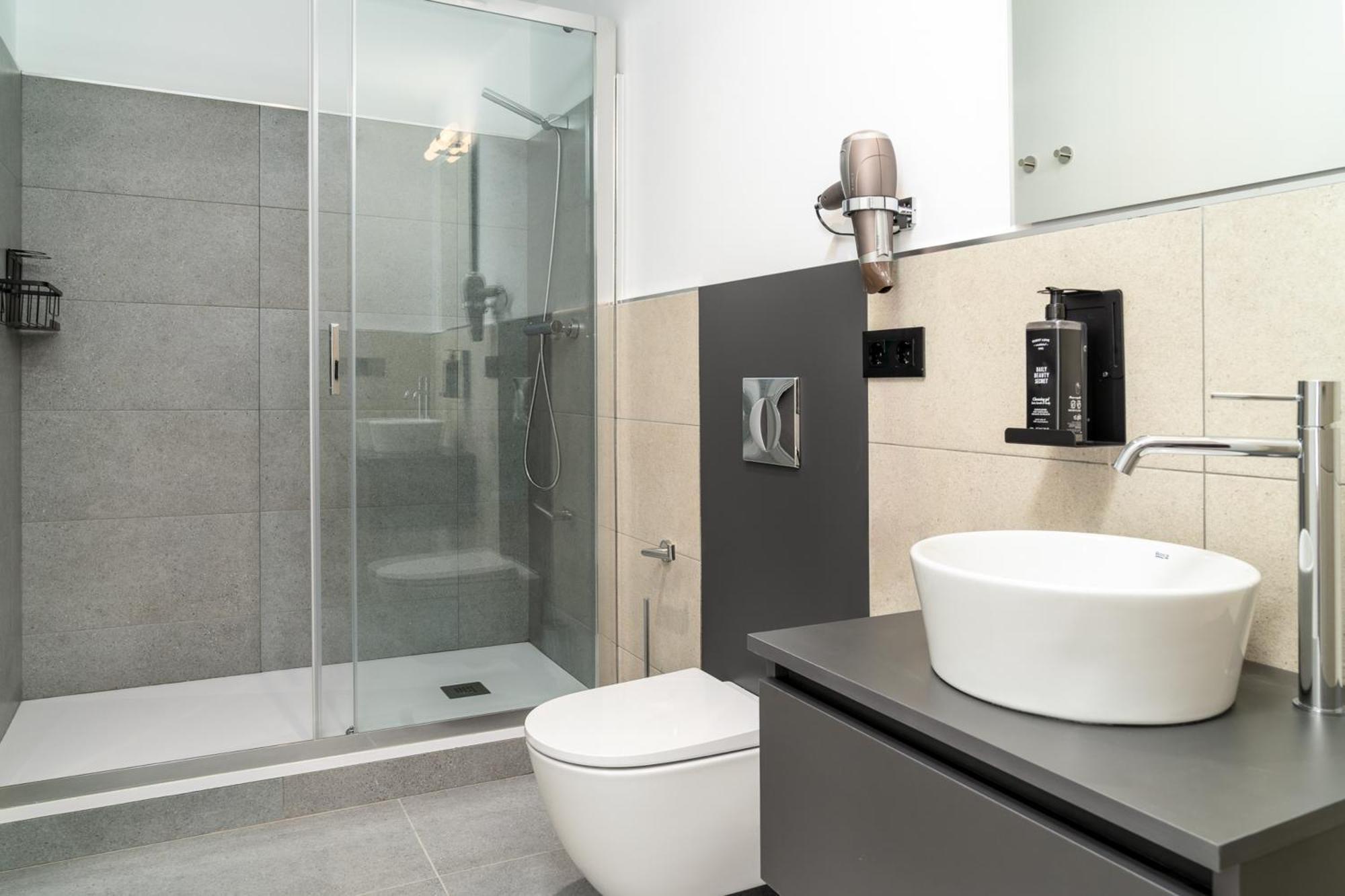 Limehome Valencia Carrer D'Antonio Ferrandis Exterior photo