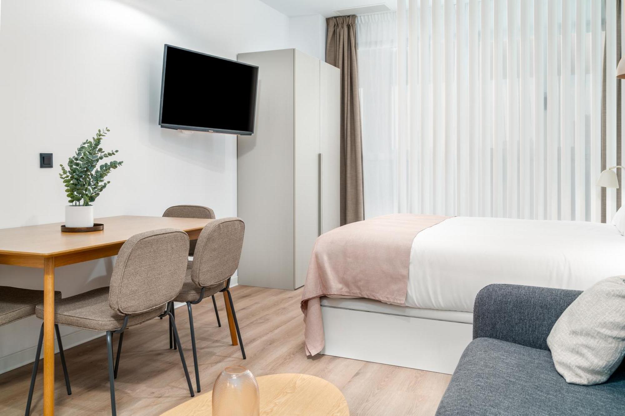 Limehome Valencia Carrer D'Antonio Ferrandis Exterior photo